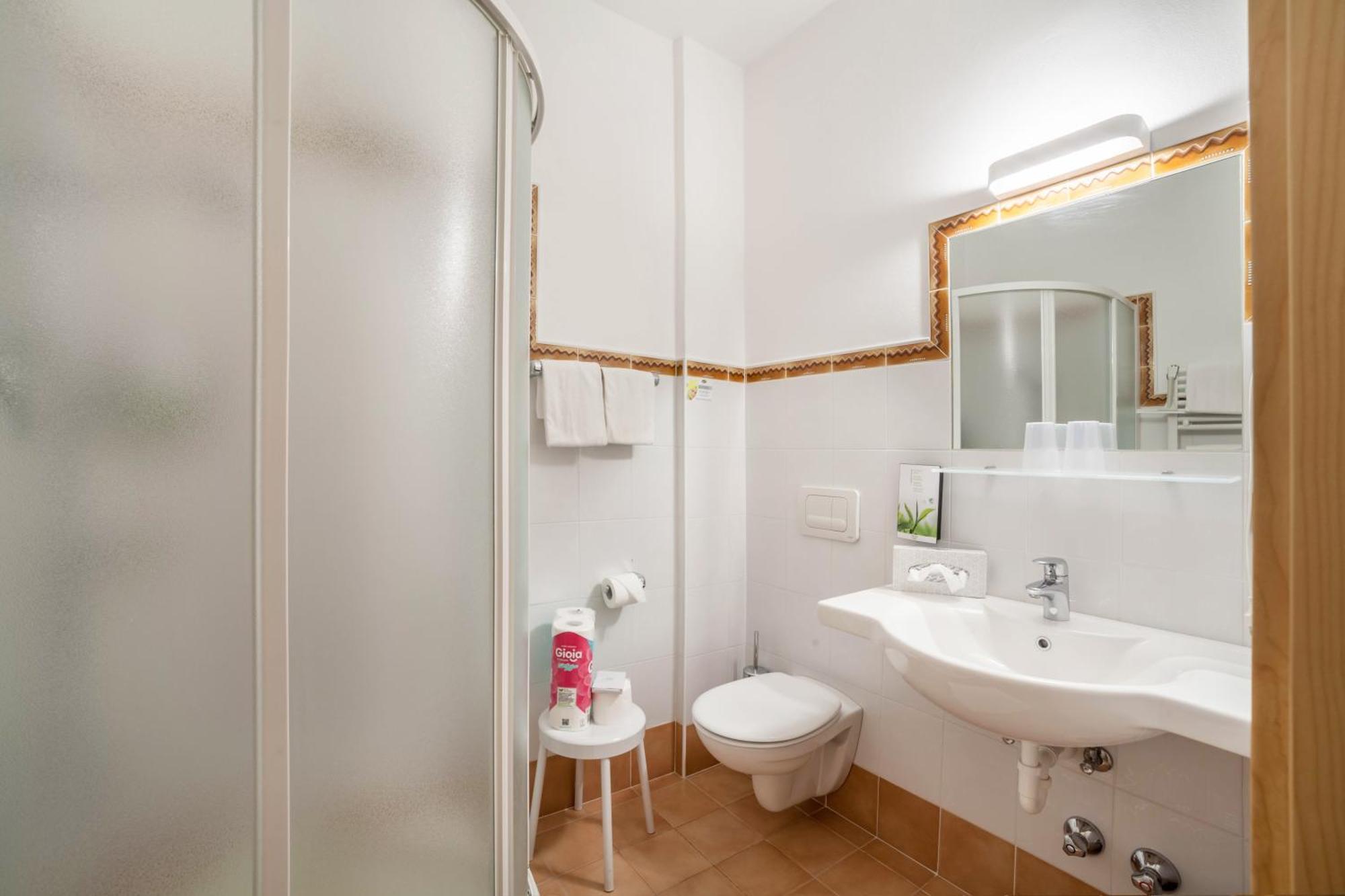 Hotel-Garni Appartement Gartenheim Шена Екстериор снимка