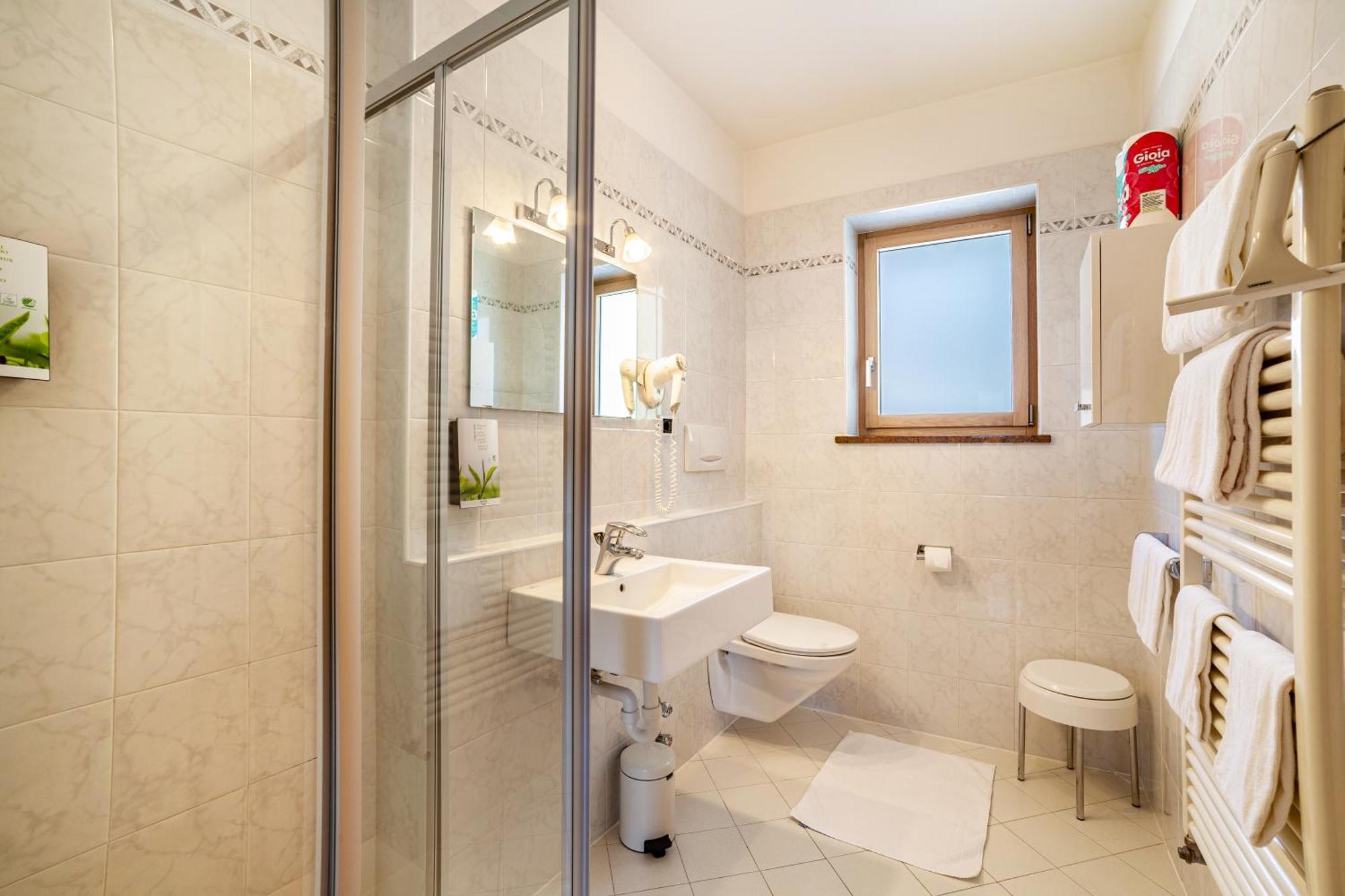 Hotel-Garni Appartement Gartenheim Шена Екстериор снимка