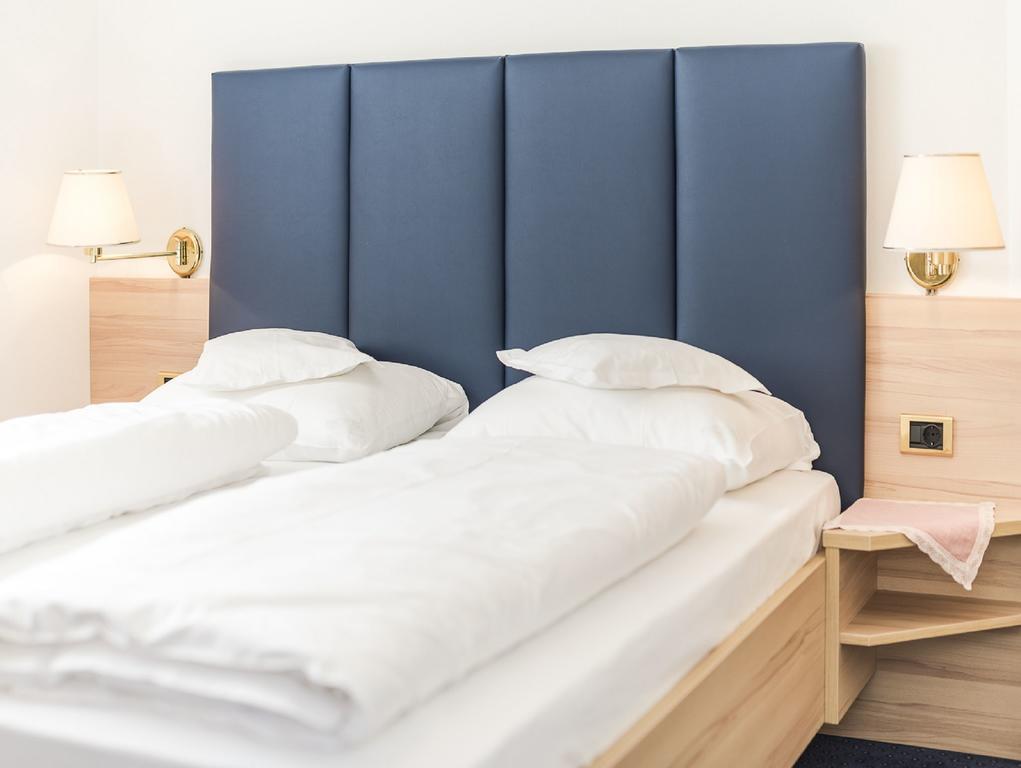Hotel-Garni Appartement Gartenheim Шена Екстериор снимка
