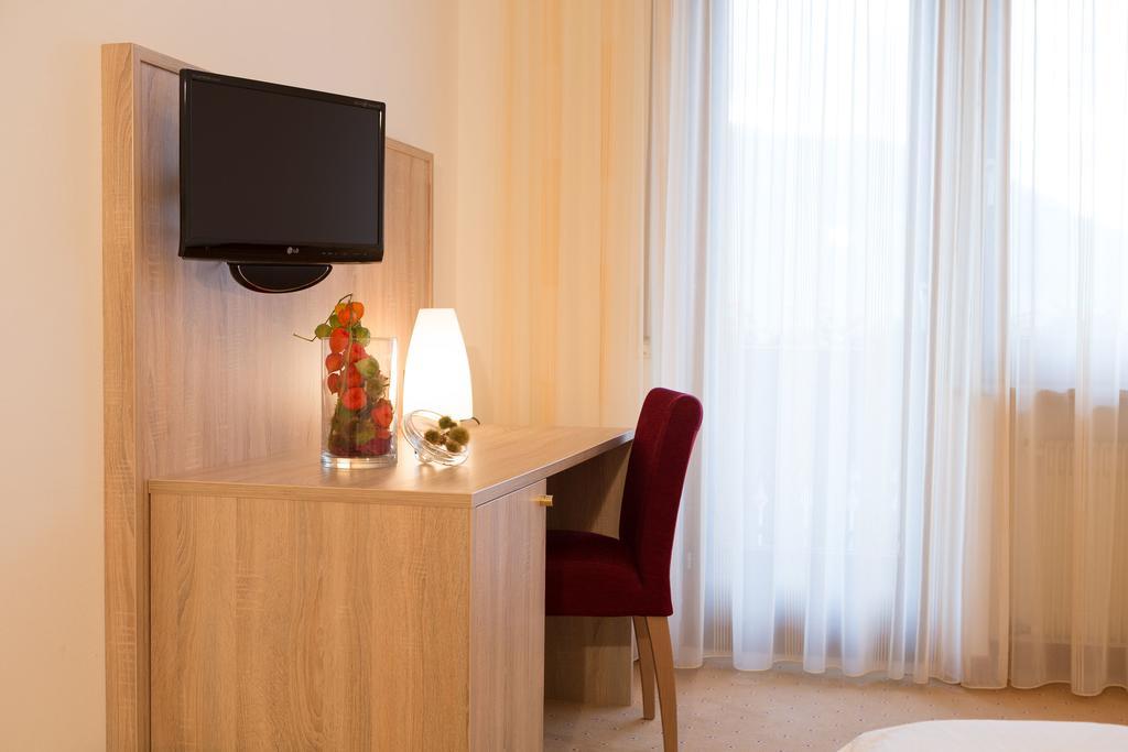 Hotel-Garni Appartement Gartenheim Шена Екстериор снимка