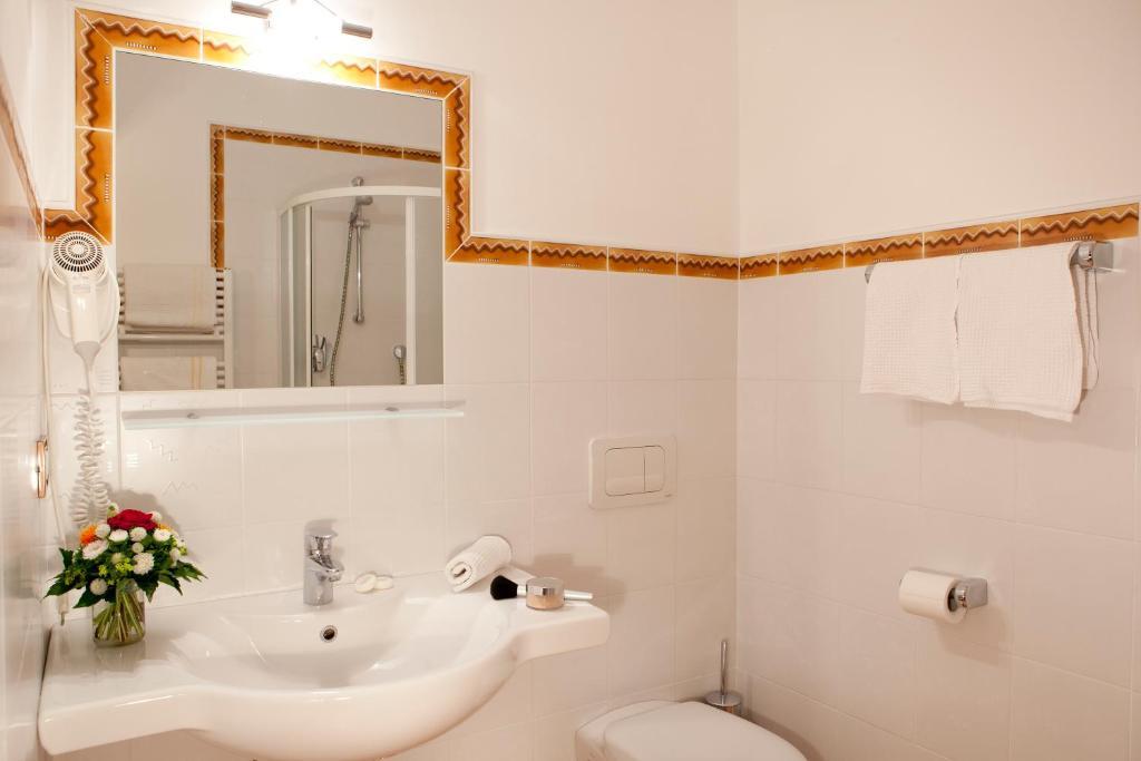 Hotel-Garni Appartement Gartenheim Шена Стая снимка